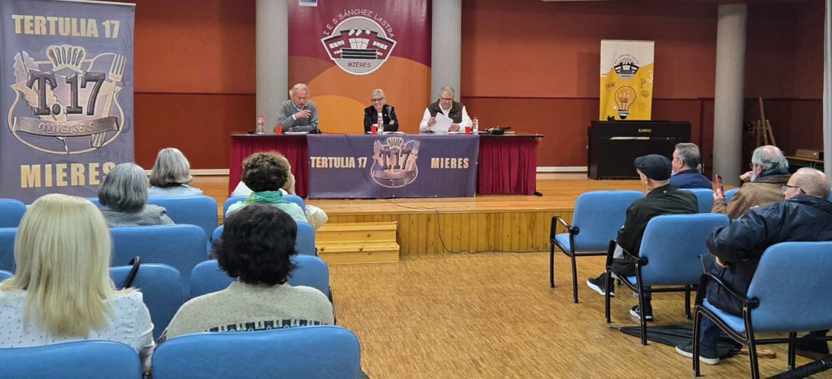 astursalud's tweet image. ▶️ Charla-coloquio de la Consejera de Salud, Concepción Saavedra en Tertulia 17 #Mieres

🗣️ Concepción Saavedra:
🔹 "Ninguna organización basada en el conocimiento y en la tecnología, como es la administración sanitaria, podrá sobrevivir sin adaptarse a las nuevas realidades. El