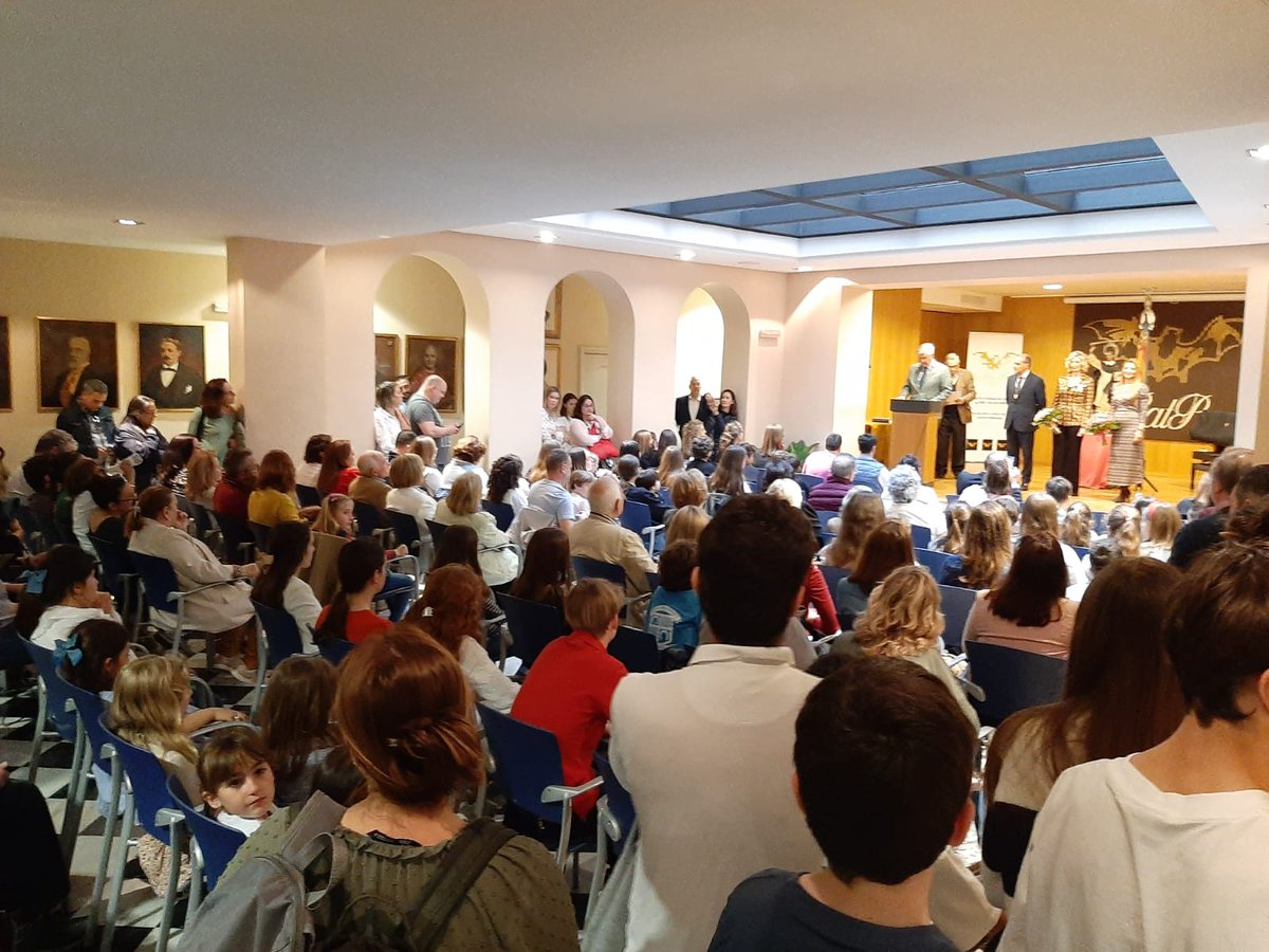 ⚫⚪L'Altar del Carme guanya el Concurs dels Milacres Vicentins 2025

🦇Des de Lo Rat Penat, felicitem a l'Altar del Carme per obtindre el Primer Premi de l'Excm. Ajuntament de Valéncia, aixina com a tots els altars premiats, per la seua dedicació, esforç i treball. Gràcies a