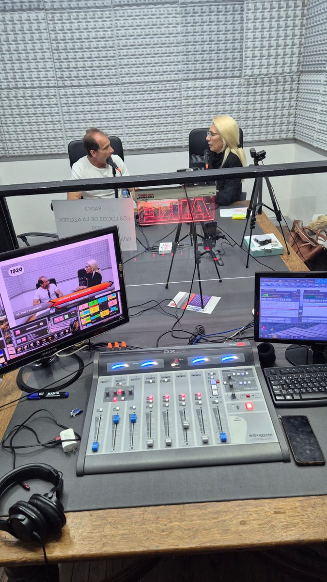 sbhsrl's tweet image. 🟦 HACIENDO BUENOS NEGOCIOS 🟦 

Nueva entrevista sobre la 'Movilidad Eléctrica' ya disponible en youtube!

📌 Video completo: youtube.com/watch?v=cGwcO7…