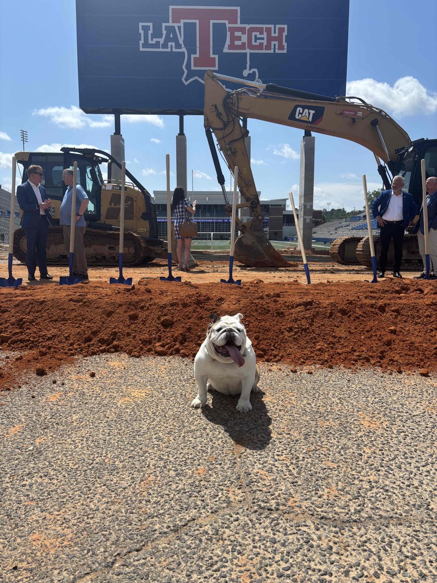TechXXII's tweet image. I am digging the new endzone @LATech @OriginBank #CenterforStudentAthleteSuccess #mascot