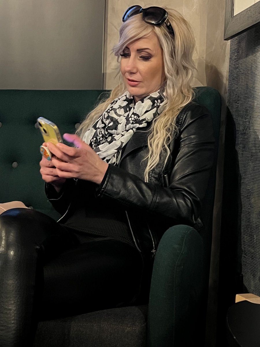 Joku salakuvas mua tällä ihmeellisellä reissulla suuressa kaupungissa