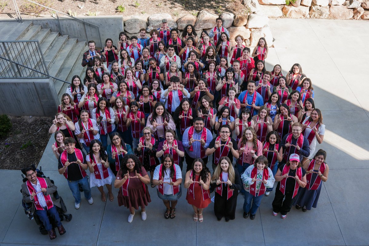 Congrats 1850 Society Graduates! 🎉🎓 #FlashTheUFriday