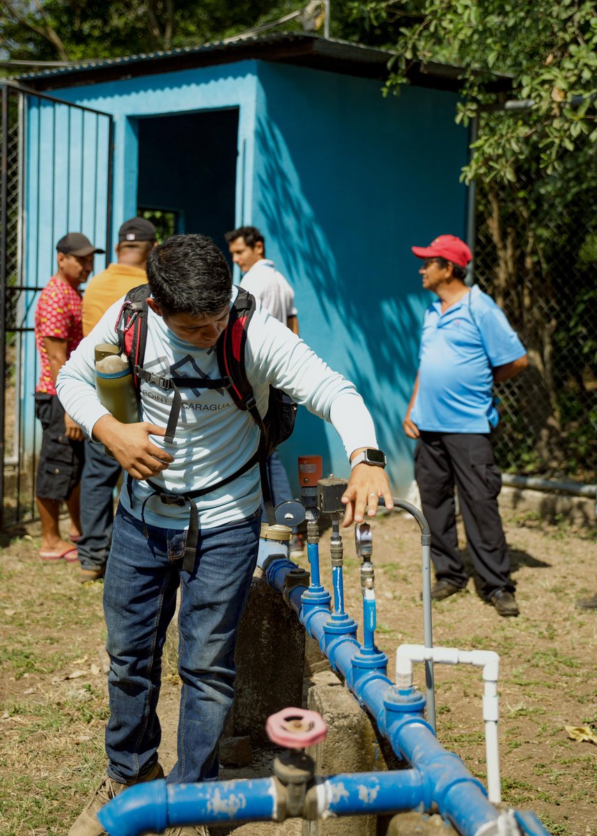 AmigosForChrist's tweet image. The community of El Bejuco hosted a vision trip for two other communties. Families from Tintal-Huispante and Villa Francia had the opportunity to learn firsthand from El Bejuco’s experience as they prepare to begin building their own clean water systems. 
#PathToTransformation