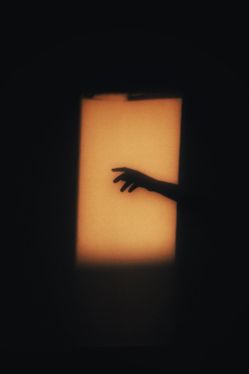 framesbyharris's tweet photo. a touch away? https://t.co/paOC1vp3bK