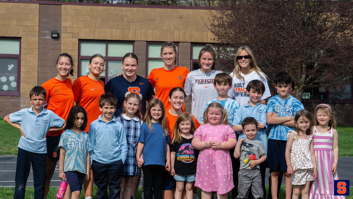 CuseFH's tweet image. 🦆🦆🪿
We had a blast getting out to the YMCA and Immaculate Conception School for some fun in the sun this week!
#lygc x #DrivenToOrange