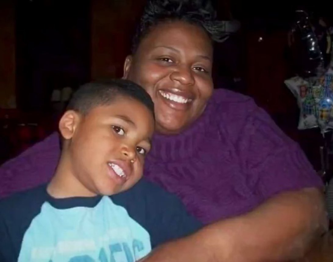 Rest In Peace: Derrick Harmon’s mom, who was on life support, passed away shortly after he went to the hospital and got to tell her the Steelers had drafted him.

Praying for the entire Harmon family 🙏