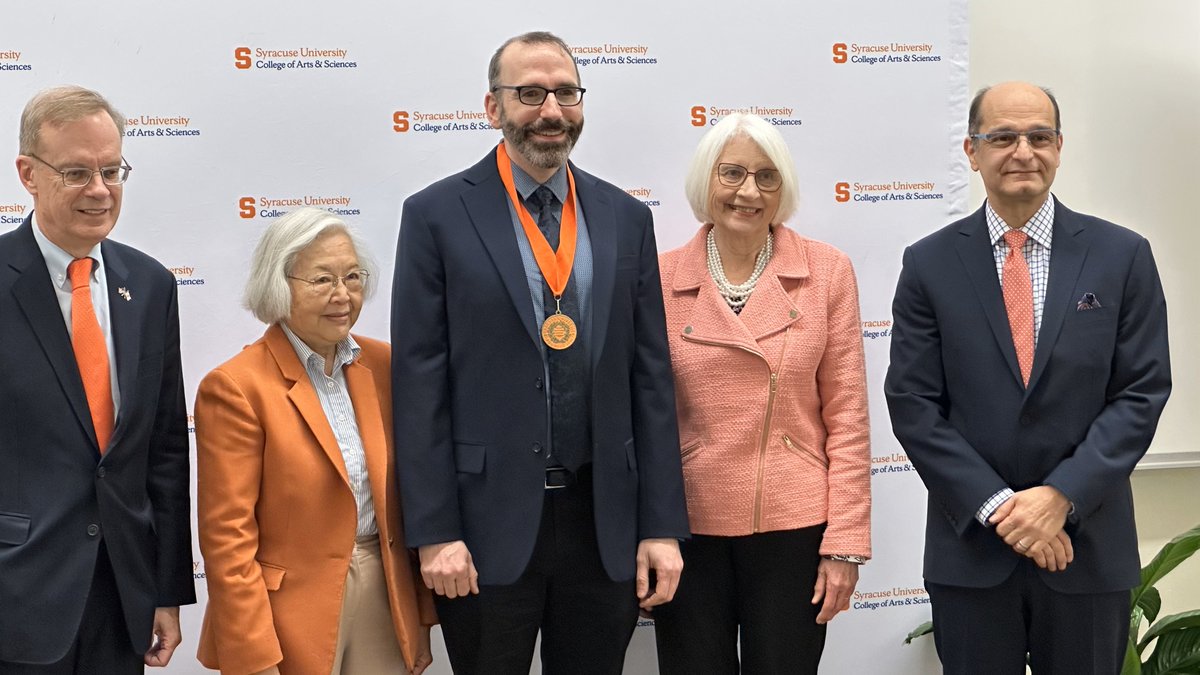 Syracuse University College of Arts & Sciences (@suartsciences) on Twitter photo A&S Accomplishments 🏅
Last week, on #WorldQuantumDay, <a href="/syracusephysics/">Syracuse University Physics</a> professor Alexander Maloney was formally installed as the inaugural Kathy and Stan Walters Endowed Professor of Quantum Science in the College of Arts & Sciences.
➡️ go.syr.edu/as/WaltersProf… A&S Accomplishments 🏅
Last week, on #WorldQuantumDay, <a href="/syracusephysics/">Syracuse University Physics</a> professor Alexander Maloney was formally installed as the inaugural Kathy and Stan Walters Endowed Professor of Quantum Science in the College of Arts & Sciences.
➡️ go.syr.edu/as/WaltersProf…