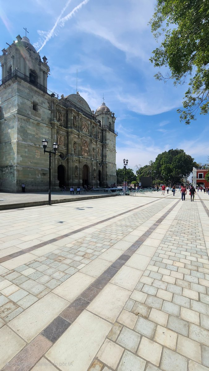 Hoy, nuestra querida Oaxaca de Juárez celebra 493 años de haber alcanzado el rango de Ciudad, honrando una historia construida sobre la grandeza de su patrimonio cultural incomparable y el espíritu de quienes han dado vida a la ciudad durante siglos.

#Oaxaca