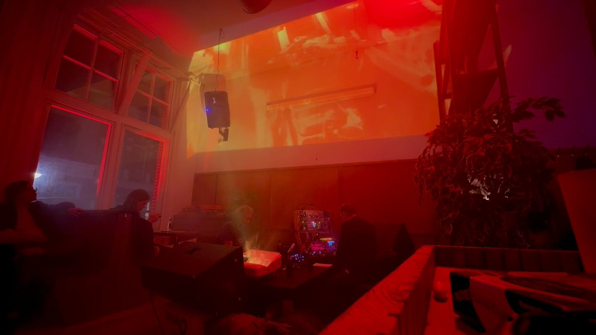 zensor live @ OOST
#ambient #drone