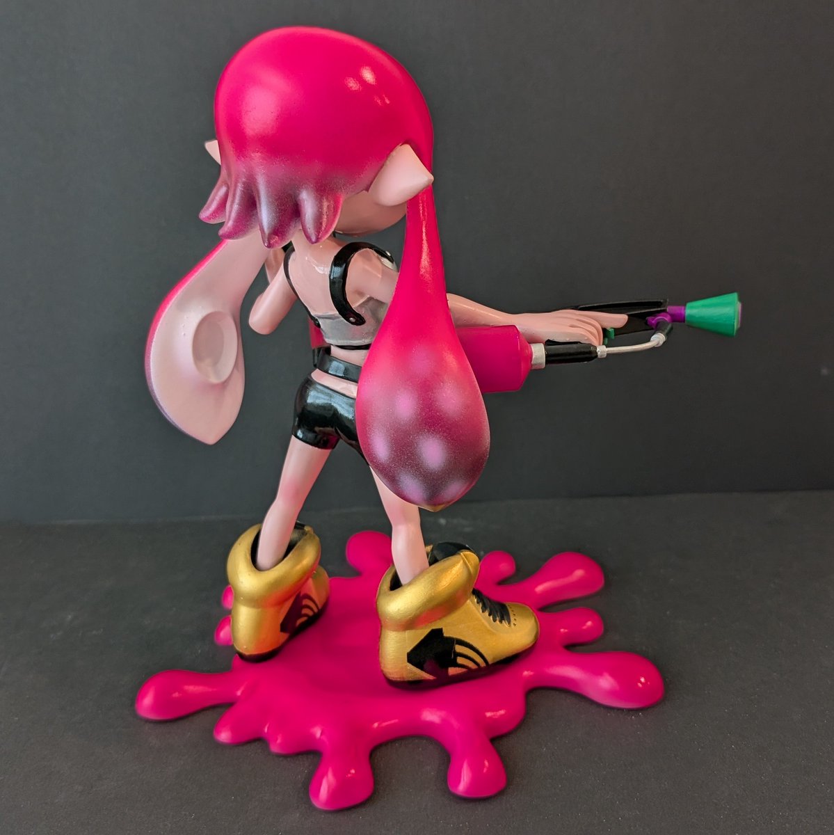 casting_studio_'s tweet image. Another custom commission complete. My commissions are still open if you want a figure like this of your own character. Next couple are only a few days away from being complete, excited to share more!