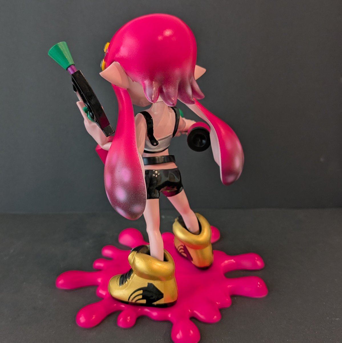 casting_studio_'s tweet image. Another custom commission complete. My commissions are still open if you want a figure like this of your own character. Next couple are only a few days away from being complete, excited to share more!