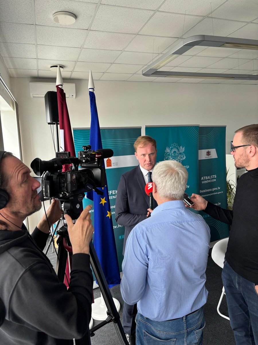 Paldies katram, kurš šodien piedalījās Ekonomikas ministrijas pārstāvniecības atklāšanā! Mērķis nemainīgs: veicināt reģionu izaugsmi un sekmēt valsts pārvaldes pieejamību uzņēmējiem. 1. darba diena pārstāvniecībā bija spraiga un piesātināta.