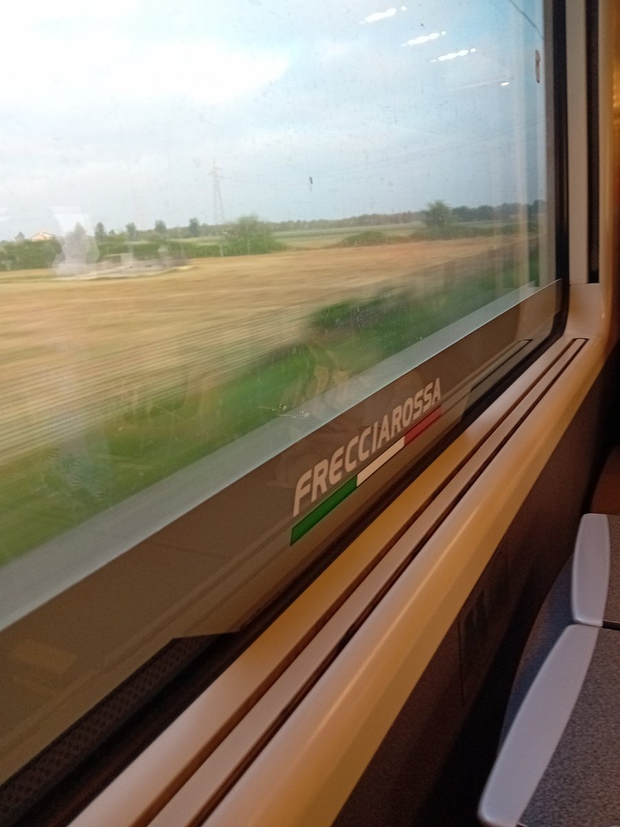 silvia22058's tweet photo. Giuseppe tu aereo io treno. In bocca al lupo per stasera 🫶💙💚
#solocosebelle #giuseppegaribaldi 
#inviaggio https://t.co/AuQEP4nYzY