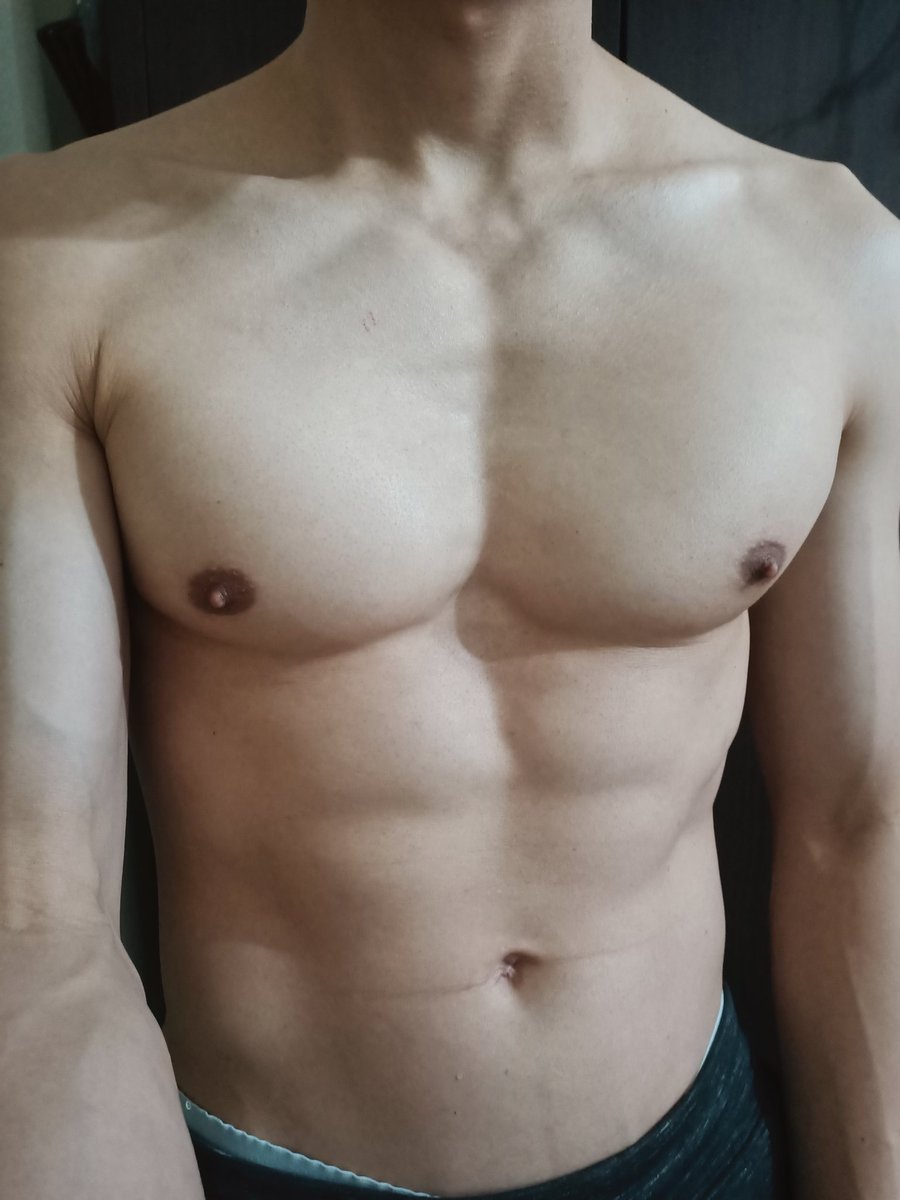 每幾個月才會見到面的客人，因為夜間加成引起他抱怨以前如何被怠慢！難為他累積這麼多情緒還是找了我好幾次，但是數落到後來我也火了，以前沒收，現在不能收嗎？他又批我只會檢討客人，那難道我應該發文章專門檢討自己？不幹了最大，最後請他記得檢舉加封鎖
#吃軟不吃硬