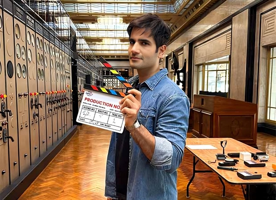 sidkannan's tweet image. KARAN TACKER WRAPS SHOOT OF SUPERNATURAL THRILLER ‘BHAY’ IN LONDON!

#KaranTacker steps into the world of real life ghost hunter #GauravTiwari in #Bhay, with #KalkiKoechlin, #DanishSood &amp;amp; #SaloniBatra. Shot in London’s spooky streets, this one promises real chills! Are you ready