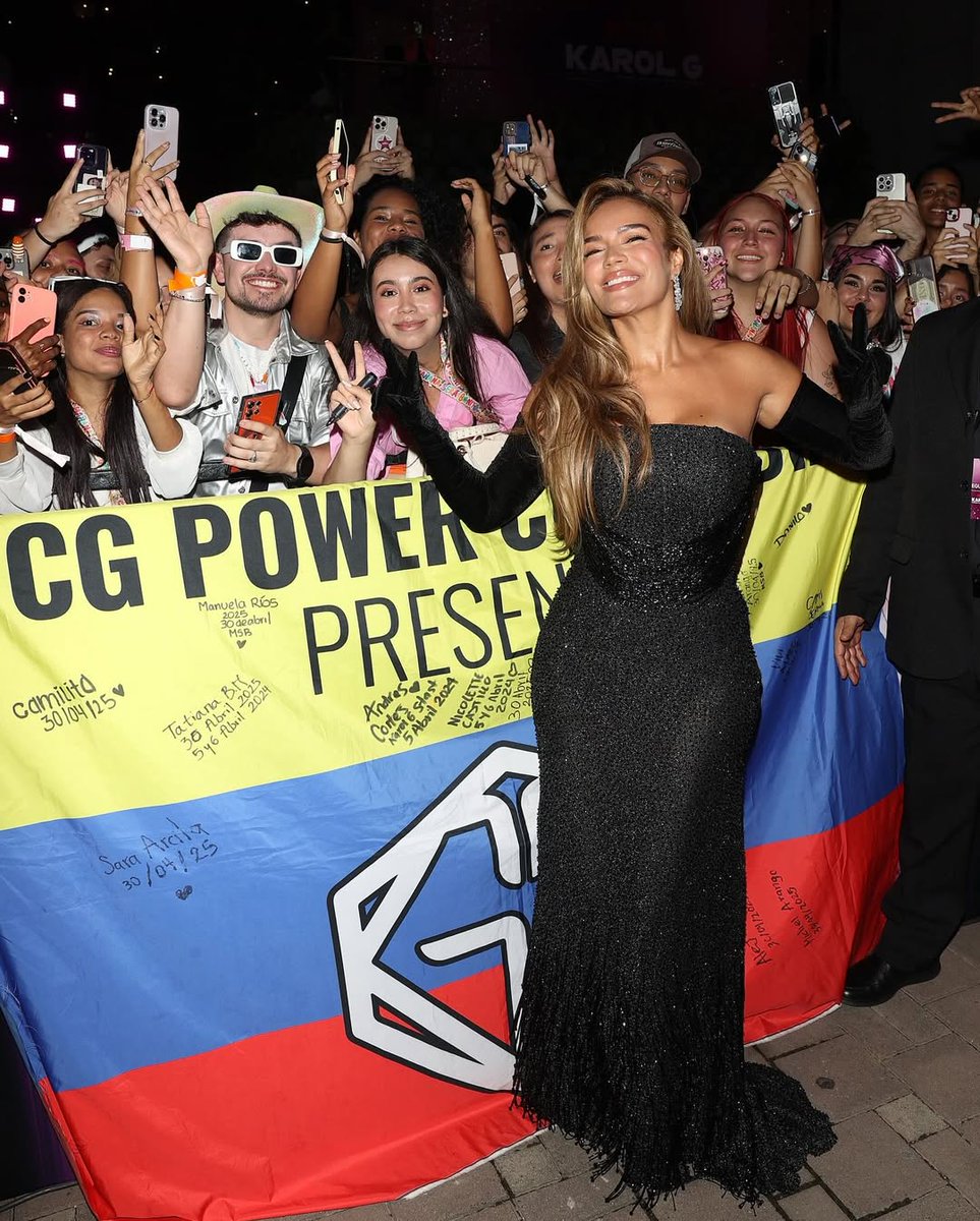 KG_CUBANABELLA's tweet photo. El GTEAM Activao y representando Colombia 🇨🇴 y al mundo... #LOSDESIEMPRE 🫶🏽
Vía Instagram @karolg https://t.co/ABZpyyW4Rt