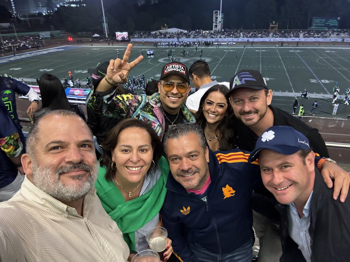 Apoyando a los Arcángeles de #Puebla 🏈 ¡Ganamos 25-8! 
Con el mejor Team <a href="/alex_Suagar/">Alex Suárez</a> <a href="/pedrogdigital/">Pedro Gómez Castillo.</a> <a href="/HectorRodrigoMx/">Héctor Rodrigo Ortiz</a> 

Vengan a apoyar el deporte en nuestra ciudad. #PorAmorAPuebla ♥️