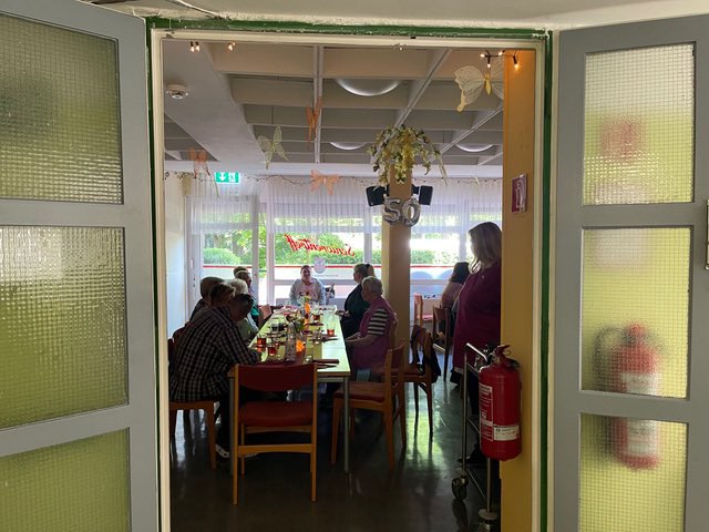 Seniorenvertretung Spandau (@seniorenspandau) on Twitter photo #Seniorentreff Maulbeerallee: 14.5., 15-18 Uhr, Frühlingsfest!
Maulbeerallee 23, #Spandau
Anmeldung Tel.: 363 46 90 oder Mail st_maulbeere@ba-spandau.berlin.de #Seniorentreff Maulbeerallee: 14.5., 15-18 Uhr, Frühlingsfest!
Maulbeerallee 23, #Spandau
Anmeldung Tel.: 363 46 90 oder Mail st_maulbeere@ba-spandau.berlin.de