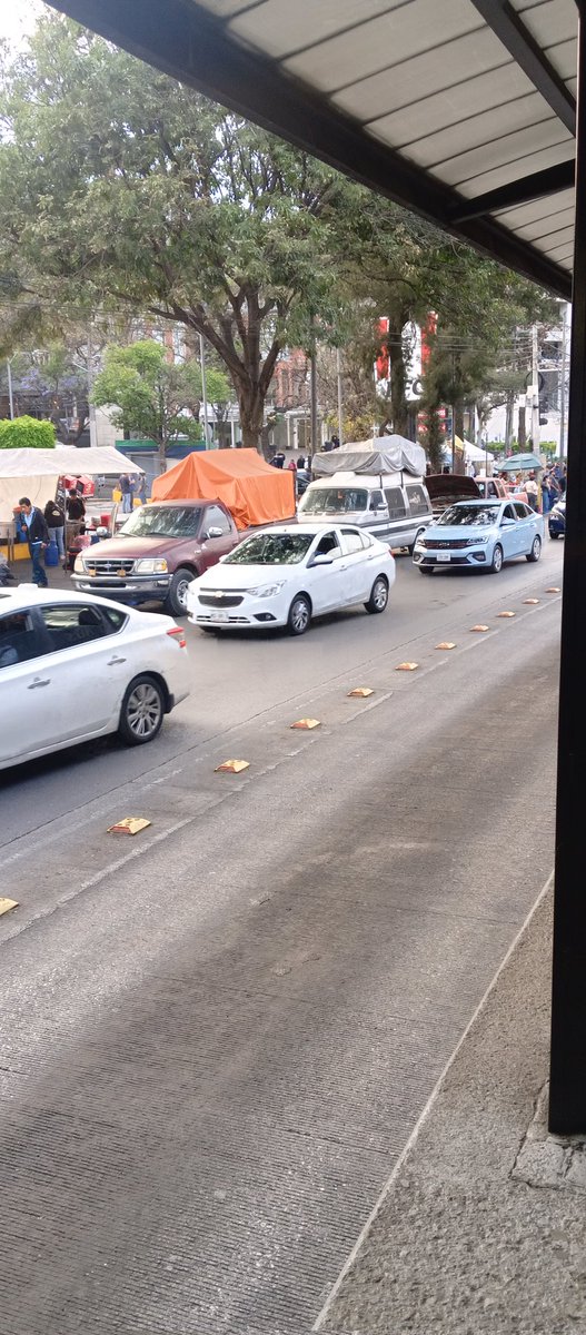 Y esto es todos los días y la corrupción impera en la <a href="/TlalpanAl/">Alcaldía Tlalpan</a> <a href="/Gabyosoriohdz/">Gaby Osorio</a>  y <a href="/TransitoCdMx/">Tránsito CdMx</a> nunca hace su trabajo <a href="/UCS_GCDMX/">Unidad de Contacto del Secretario SSC CDMX</a>