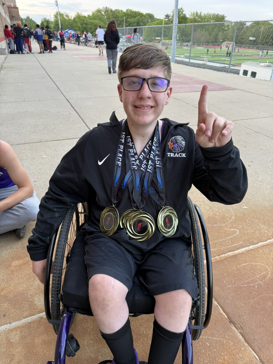 Coach Latham tweet media