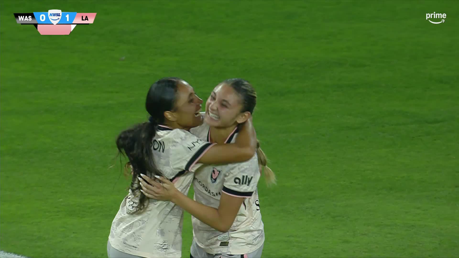 A connection 19 years in the making 🥹Alyssa Thompson assists her sister Gisele Thompson on her first pro goal, AND they become the first sisters in NWSL history to combine for a goal!