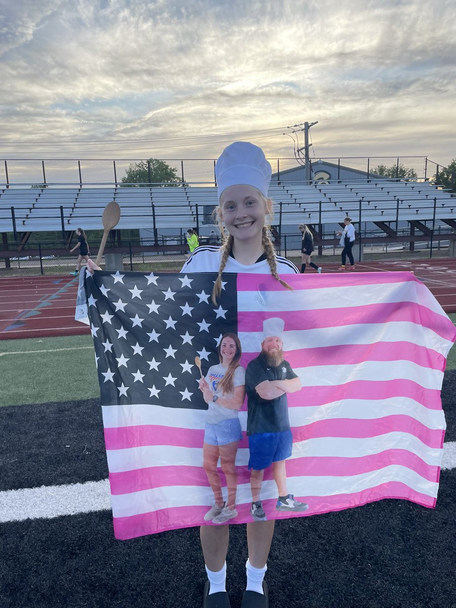 Varsity wins a thriller in PKs at Farmington 3-2! Proud of the heart shown by this team tonight. Shout out to chef of the game Grace L for getting the game tying goal with 10 min to go in regulation!

Goals: 
Zimmerly (Schnaath)
Lauterwasser (Zimmerly)

Onto the Highway 21 Cup!