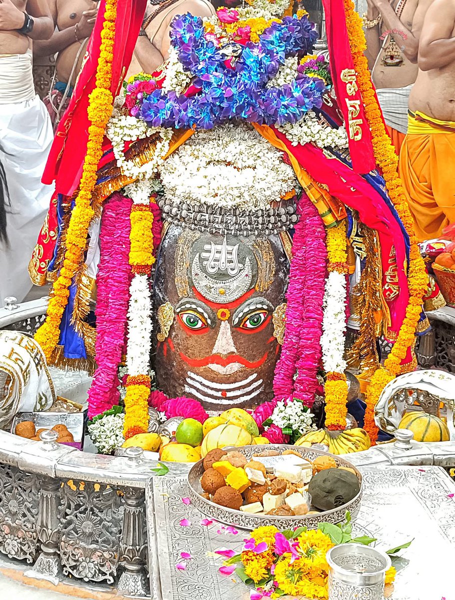 12 Jyotirlingas Of Mahadev (@12jyotirling) on Twitter photo श्री महाकालेश्वर ज्योतिर्लिंग जी के आज के भस्म आरती श्रृंगार दिव्य दर्शन 03.05.2025 श्री महाकालेश्वर ज्योतिर्लिंग जी के आज के भस्म आरती श्रृंगार दिव्य दर्शन 03.05.2025