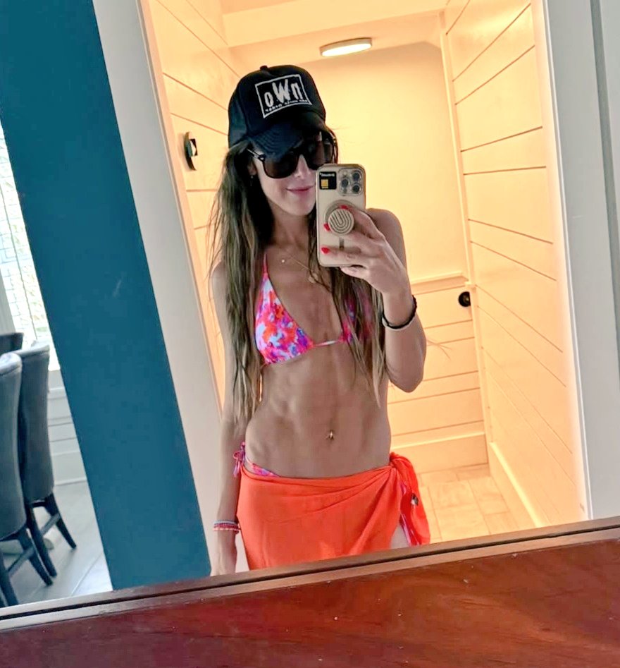 The Doctor Is In ⚕ PARODY tweet media