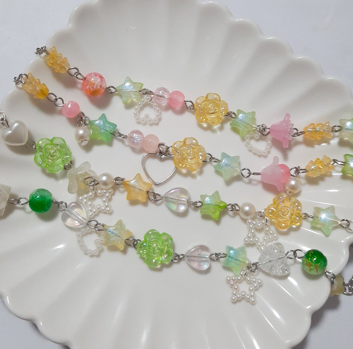 maii_memories's tweet image. 💚 GIVEAWAY 💚
ริบบิ้นสีเขียว ขาว ไว้ผูกผม / ข้อมือ / กระเป๋า / อากาบง พร้อมกำไลอายพินสีเขียวน่ารักๆ
Date : 3 พ.ค.
⭐ โชว์ทวีตรับของ
#GOT7inราชมัง #GOT7
#GOT7_NESTFESTinBKK