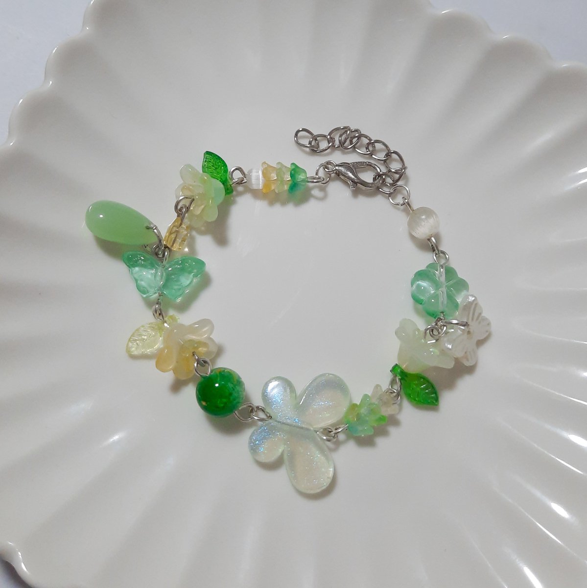 maii_memories's tweet image. 💚 GIVEAWAY 💚
ริบบิ้นสีเขียว ขาว ไว้ผูกผม / ข้อมือ / กระเป๋า / อากาบง พร้อมกำไลอายพินสีเขียวน่ารักๆ
Date : 3 พ.ค.
⭐ โชว์ทวีตรับของ
#GOT7inราชมัง #GOT7
#GOT7_NESTFESTinBKK