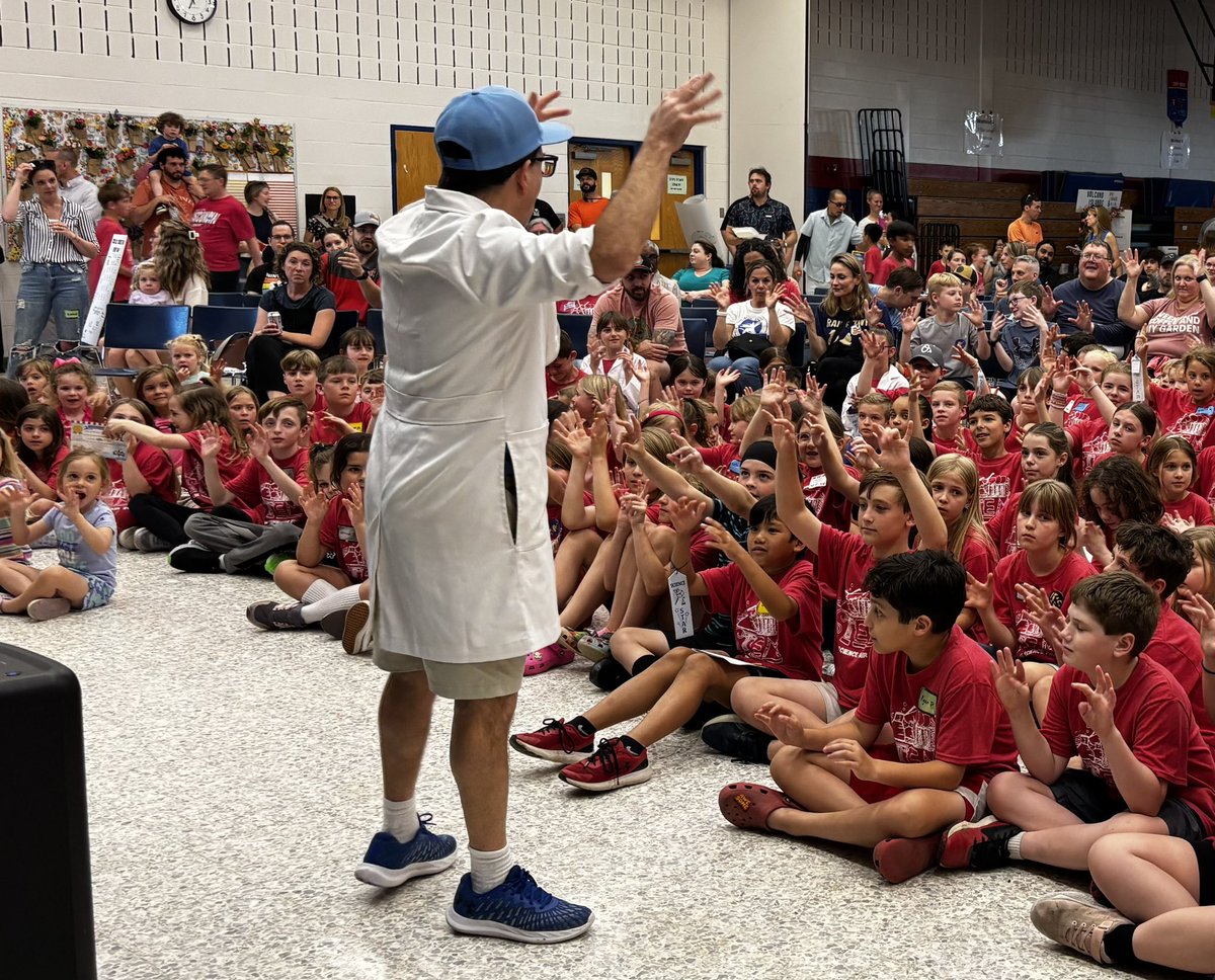 It was a fantastic evening of learning at tonight’s Science Fair! Special thanks to Dr. Dorsey and Ms. Kang for celebrating with our students! The night ended with an assembly with Eric Energy! 🧪🔬🥼#TeamLSESuperStars #LeadingLinton <a href="/CCPSk12/">Carroll County PS</a>