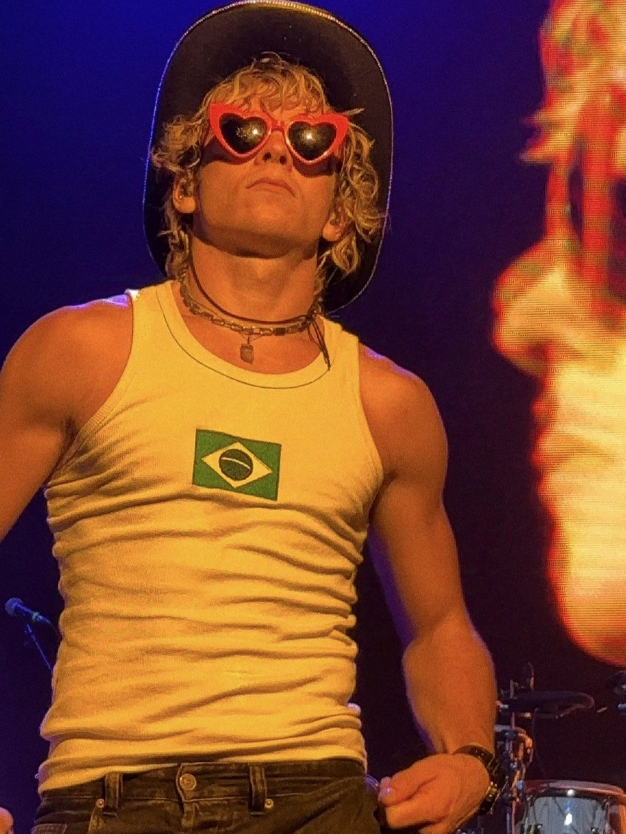 📸 Ross Lynch on stage tonight in São Paulo, Brasil.