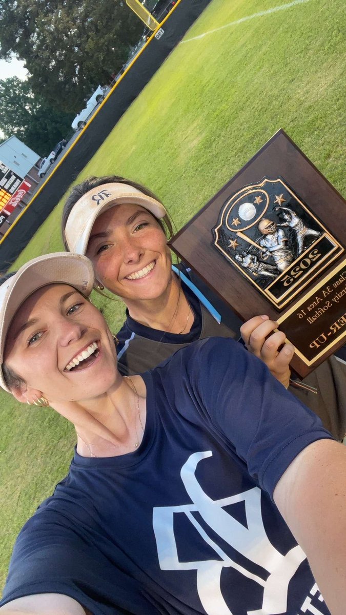 3A area 16 runner-up! I could not be more proud of this team. It’s a great day to be a pirate! Let’s take the Greenhill party to regionals!💙🤍