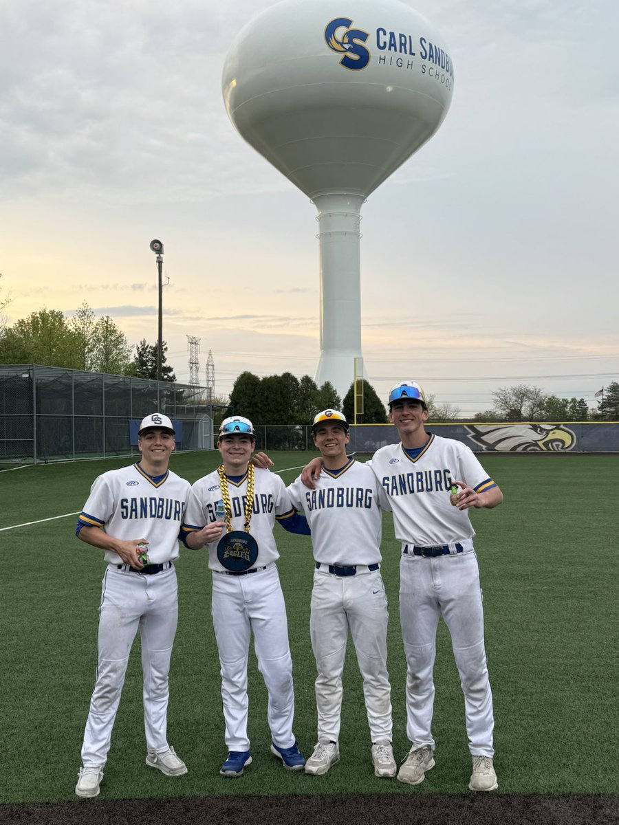 Sandburg 2 Oak Forest 1 
Ryan Evoy with a walk off in the bottom of the 12 th inning on Senior Night
 Rosas picks up the win in relief
Matt St. John 5 inn 1.  Seaman follows with 6 innings of no hit ball with 4 k’s.  Declan Sullivan with a big rbi single to tie the game.