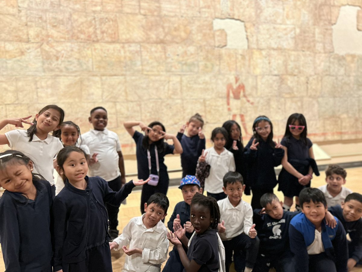 MsLanzarotta's tweet photo. Grade 2’s had so much fun visiting the @ROMtoronto this week! We participated in the Indigenous perspectives workshop and had so much fun exploring! https://t.co/08iwQdy2w7