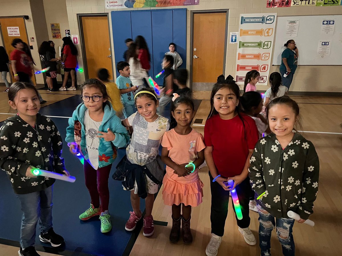 Our latest attendance incentive - Neon Glow Party was a success! As you can key, everyone had a blast! 💙🤍🦅🪩💃🏻🕺🏻