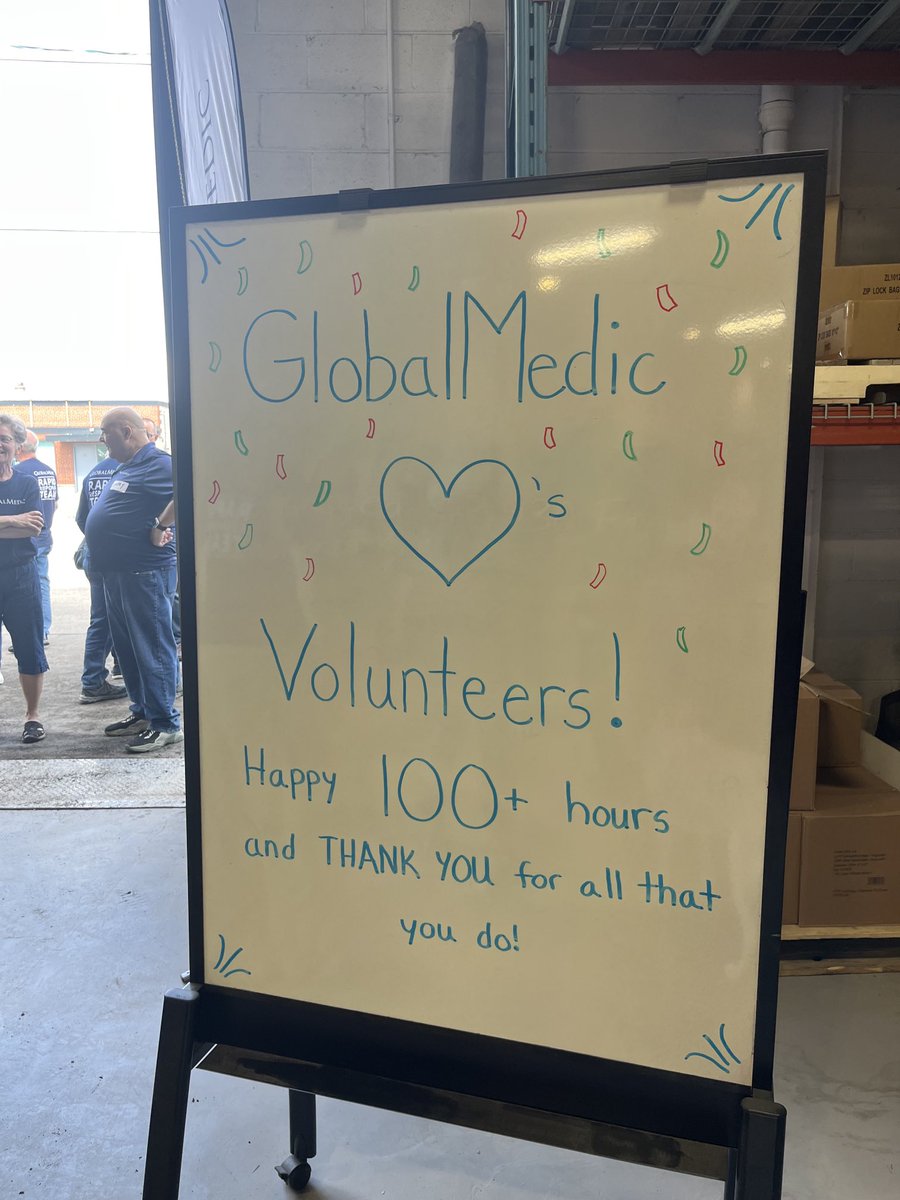 Stopped by ⁦<a href="/globalmedicdmgf/">GlobalMedic</a>⁩ to celebrate some of their remarkable volunteers. ⁦<a href="/gordmartineau/">Gord</a>⁩ was giving Walnut some valuable tips.