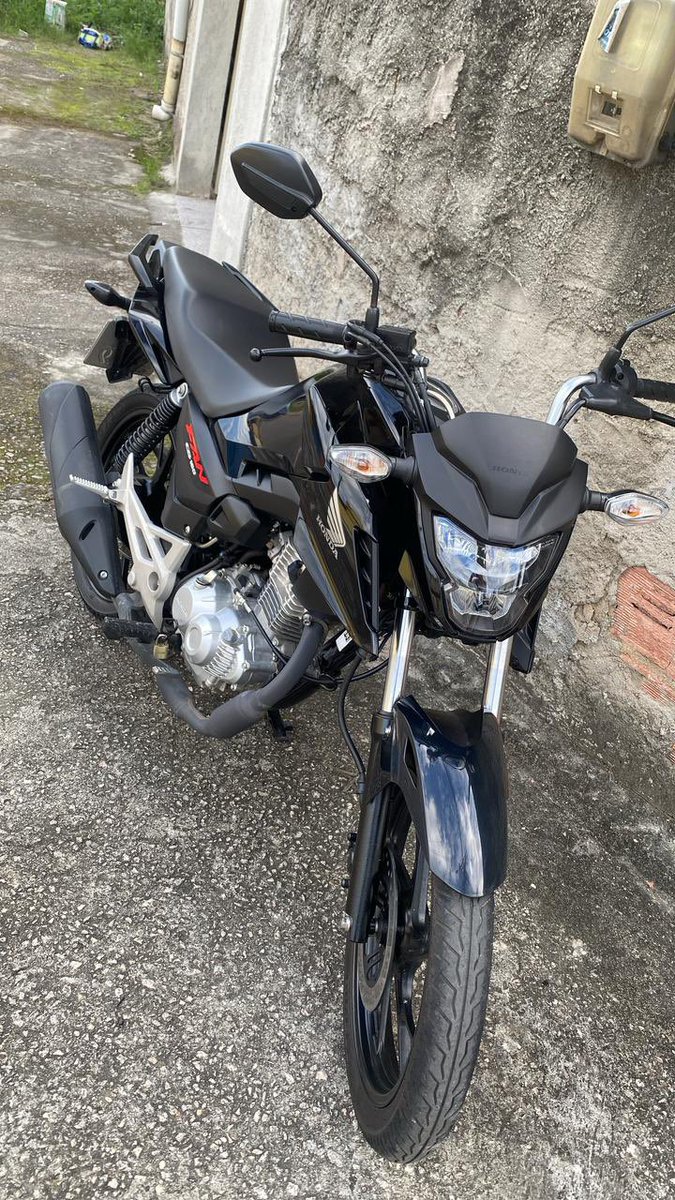 MOTO ROUBADA LÁ PRAÇA DE COELHO NETO , mais conhecida como praça oito de maio ! Moto se esconda no QUITANDA , se alguém tive algum contato lá dentro e puder  ajudar , MOTO DE TRABALHOR !!!!  PLACA TTO 1A83 … 
Quem puder compartilhar tmj 💪🏽😡🆘⚠️