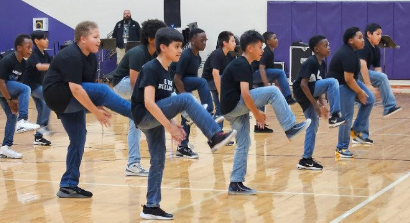 JohnStem_EISD's tweet image. 👏🔥 The young men of E. Ray Elementary School crushed it during the talent show with their amazing step routine! 💪🕺🎤 So much skill, energy, and pride on that stage! 🌟🎶 #TalentShow #StepTeam #ProudMoment