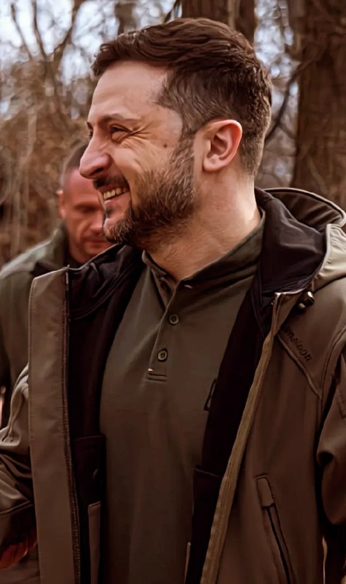 JCahayaZWH's tweet photo. That smile lights up the world.

Even on the darkest day, Pres Zelenskyy gives us hope and inspiration. 

❤️

#ZelenskyyWarHero all day every day ❤️‍🔥👑 https://t.co/yVA3kQEPtt