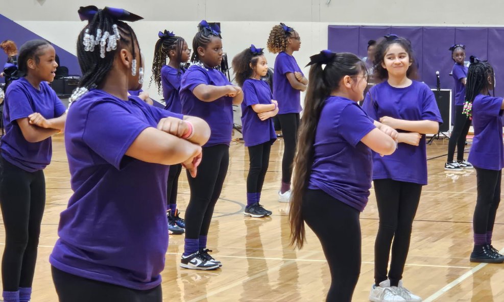 JohnStem_EISD's tweet image. 👏💃 The young ladies of E. Ray Elementary School delivered a wonderful step routine at the talent show hosted by the Everman Lions Club! 🌟🎶 So much grace, power, and pride! 🎤 #StepTeam #TalentShow #GirlPower #EvermanLionsClub