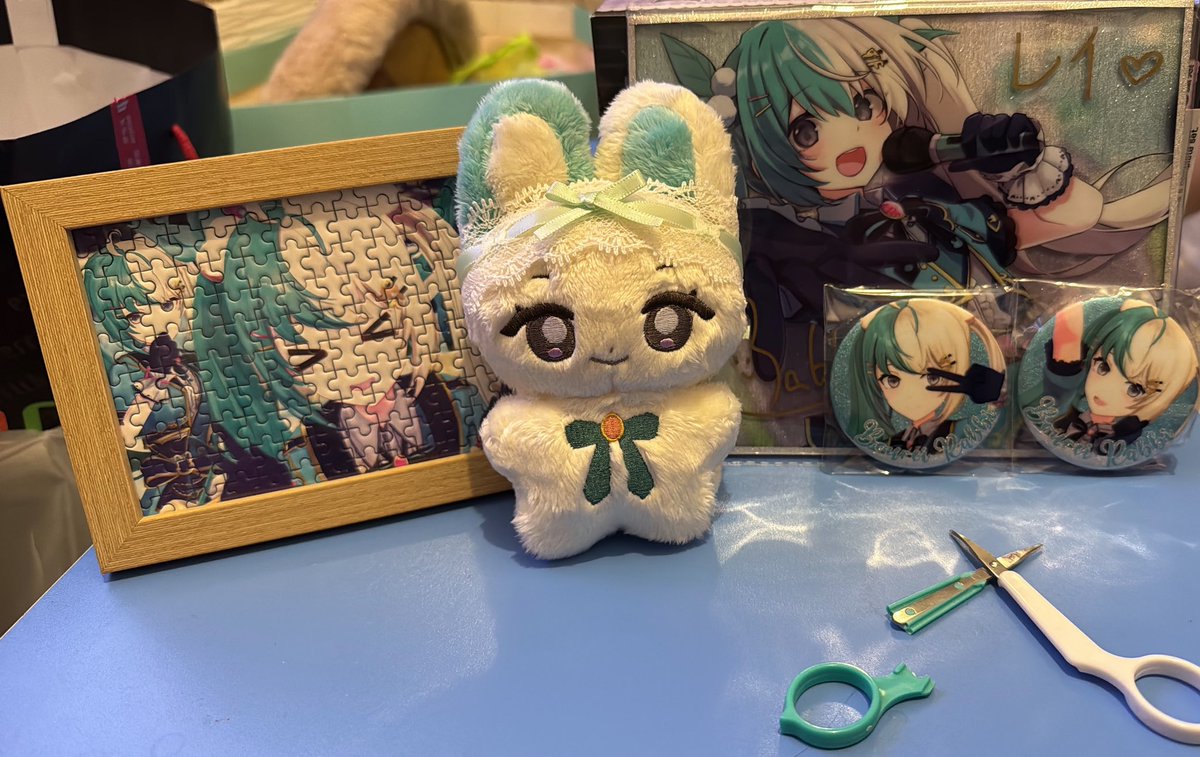 終於也收到護目拼圖w
隻兔仔大小真係岩岩好🥺
幫佢小打扮一下 之後再整d 衫仔✨

ps:附上為了抽出圖紙而戰損的剪刀
ps2:剪刀配色真的只是碰巧

#有色芝士