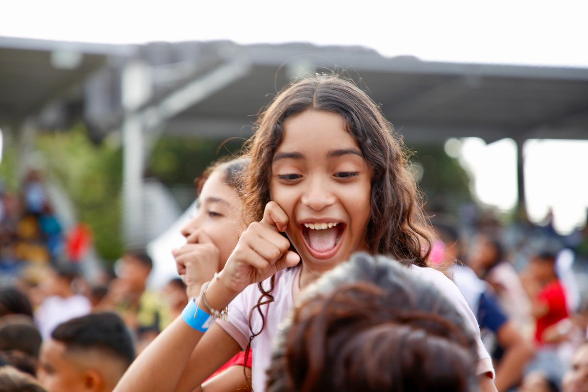 Desde la cancha de la Ciudadela, con más de 12.000 niños y niñas celebramos su Día del Niño.

Gracias a todo el equipo de la <a href="/SantaMartaDTCH/">Alcaldía de Santa Marta</a>, especialmente a <a href="/promsocialsmr/">Secretaría de Promoción Social de Santa Marta</a> y, por supuesto a ti <a href="/Bleyriketh/">Bleydis Pérez</a>, por liderar con tanto amor y dedicación, lo cual me llena de orgullo.