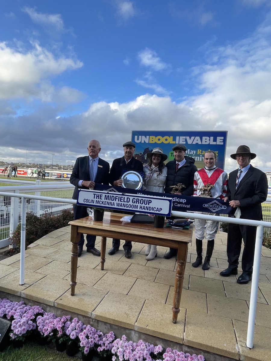 1000giggles's tweet photo. #TheBool #25 @wboolracingclub #unboolievable #Sensational Congrats 2 winning #OwnersConnections & thx owners sponsors members patrons @racingvictoria @country_racing participants&teams &👏👏 to @trash_cann Committee Mgt&teams #Always1😁😁😁 #OwnersAmbassador https://t.co/vtK5prpc2d