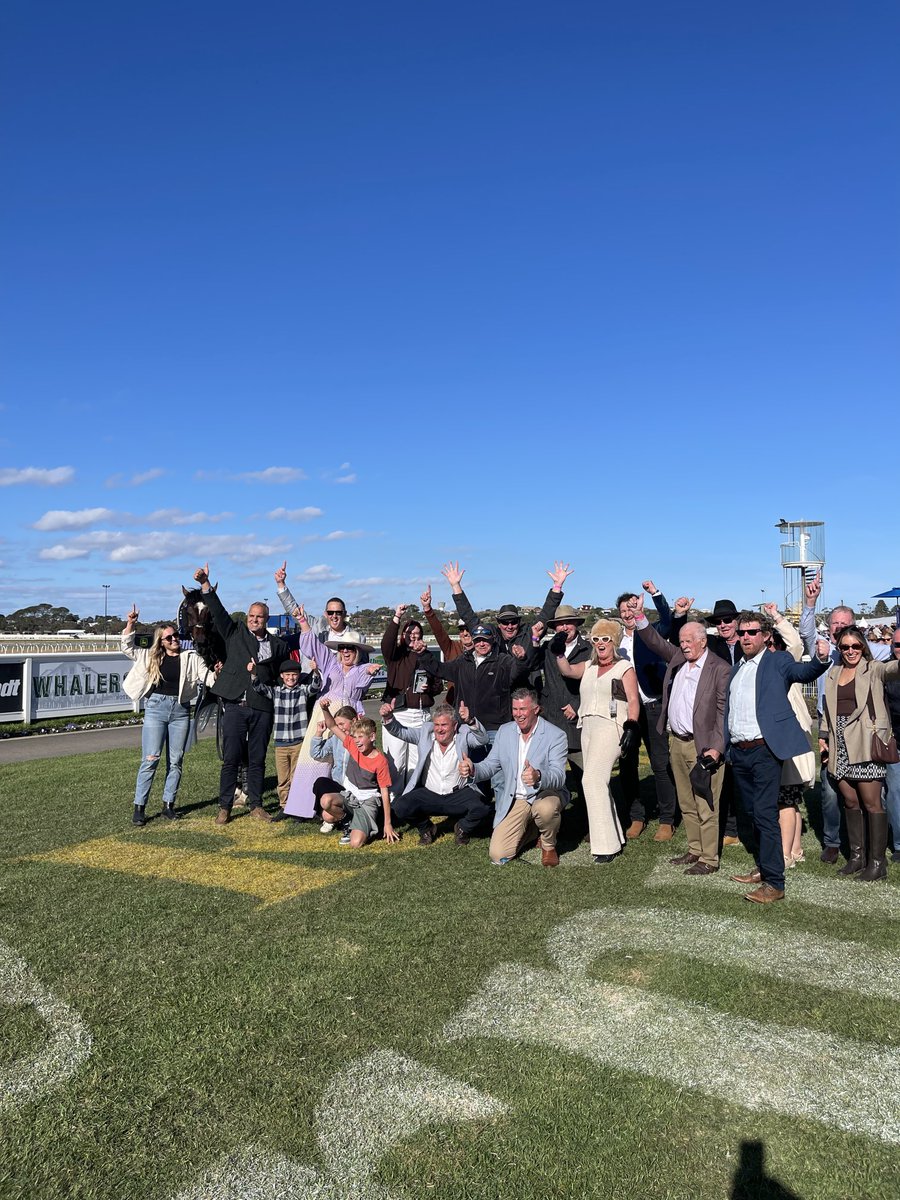1000giggles's tweet photo. #TheBool #25 @wboolracingclub #unboolievable #Sensational Congrats 2 winning #OwnersConnections & thx owners sponsors members patrons @racingvictoria @country_racing participants&teams &👏👏 to @trash_cann Committee Mgt&teams #Always1😁😁😁 #OwnersAmbassador https://t.co/vtK5prpc2d
