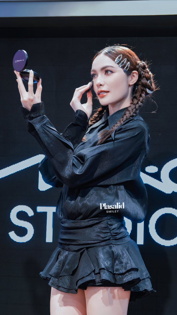 HompaJutamat's tweet image. ตบแล้วสวยเลยยย
CL X NEW MAC STUDIO FIX 
#MACxCharlotteAustin 
#FIXผิวใหม่ให้MACเสิร์ฟ #MACSTUDIOFIX 
@itscharlotty @MACCosmeticsTH 
@MACcosmetics