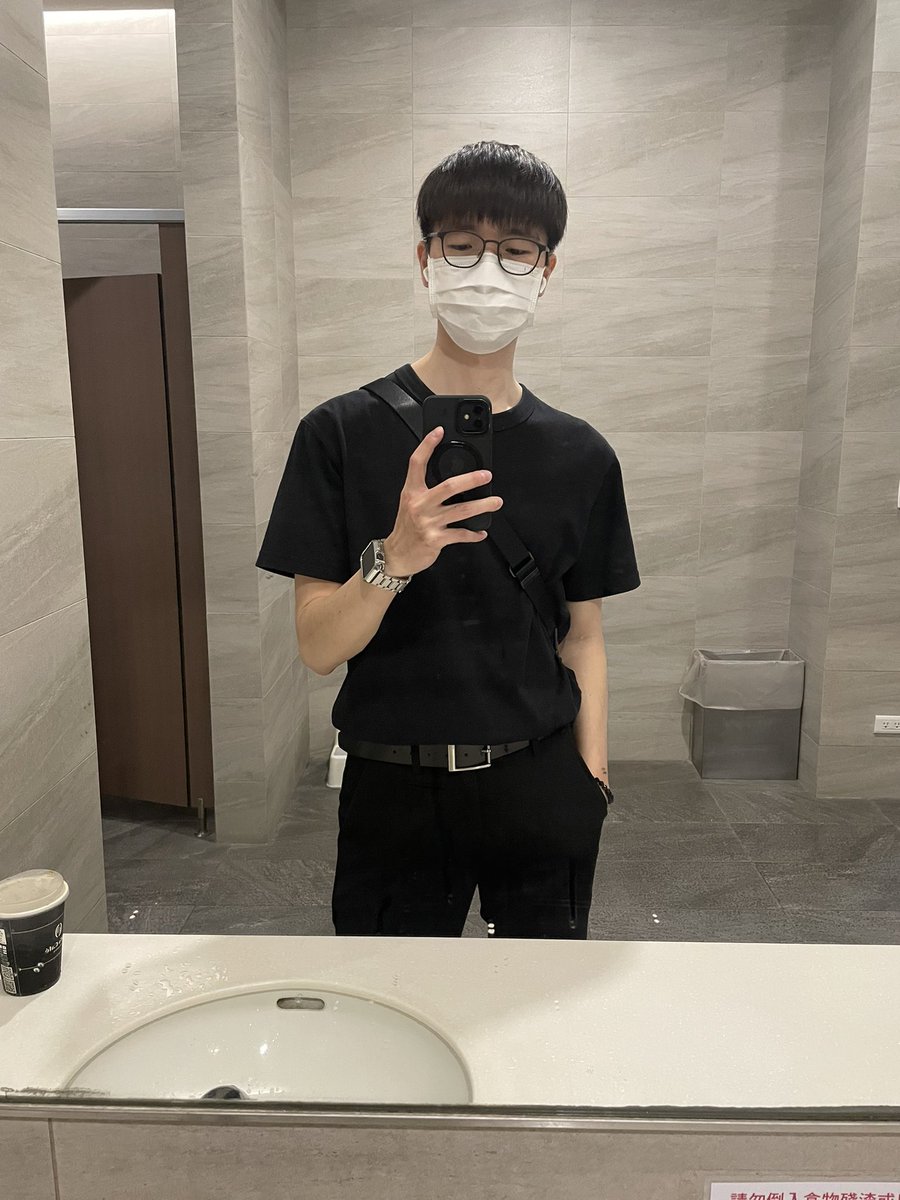 忙了整個月，就為了今天公司週年慶🥸