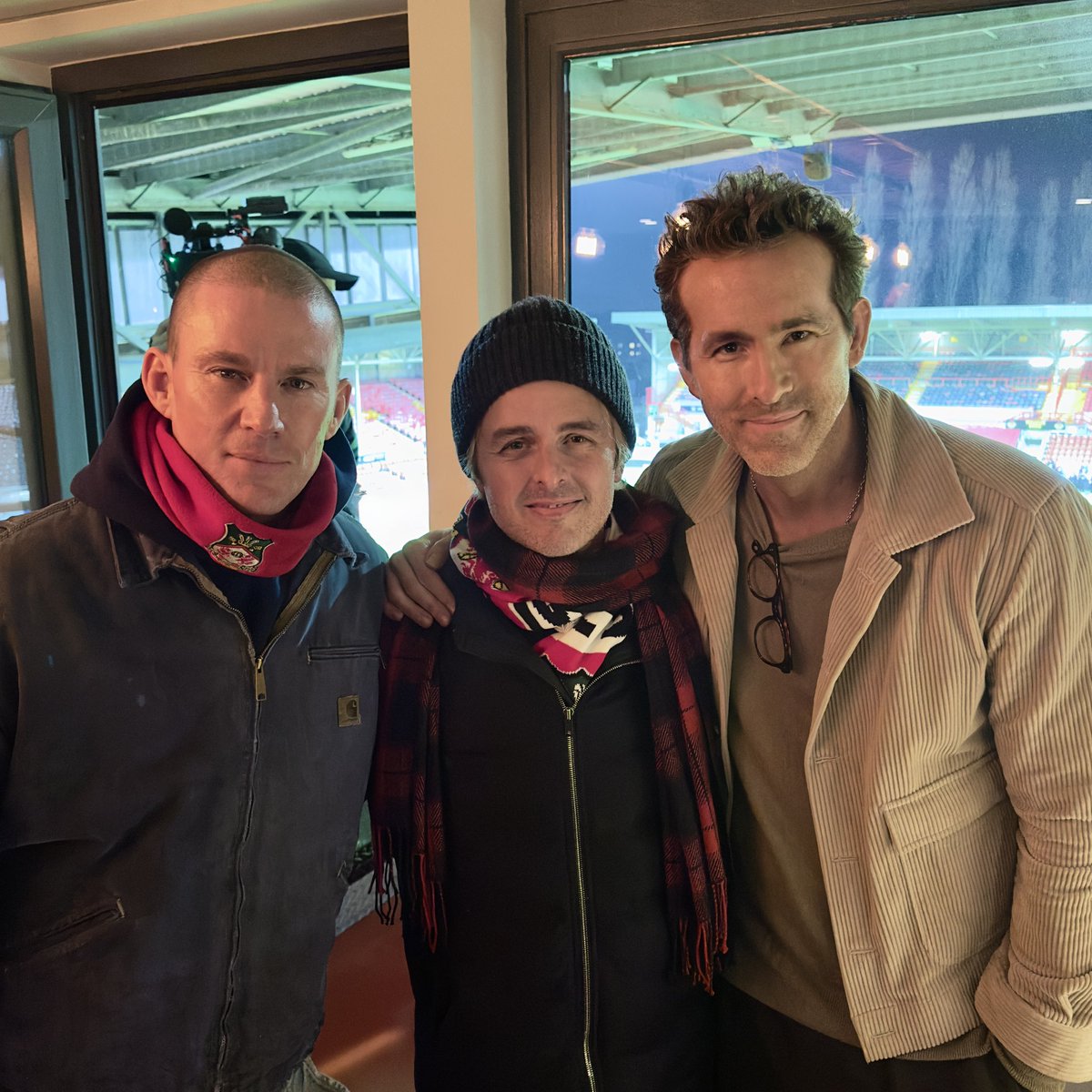 VancityReynolds's tweet image. To say I had the time of my life speaking in honour of @GreenDay and their contribution to music would be an understatement. And a little cliche. So instead I’ll just say congratulations and a massive thank you to Billie Joe — who has been so gracious to @Wrexham_AFC and team…
