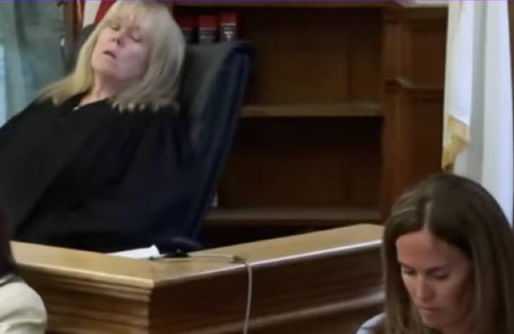 Jen: 911, yes, there's a woman passed out on the bench. I think she's passed.

Free Karen Read 
FKR