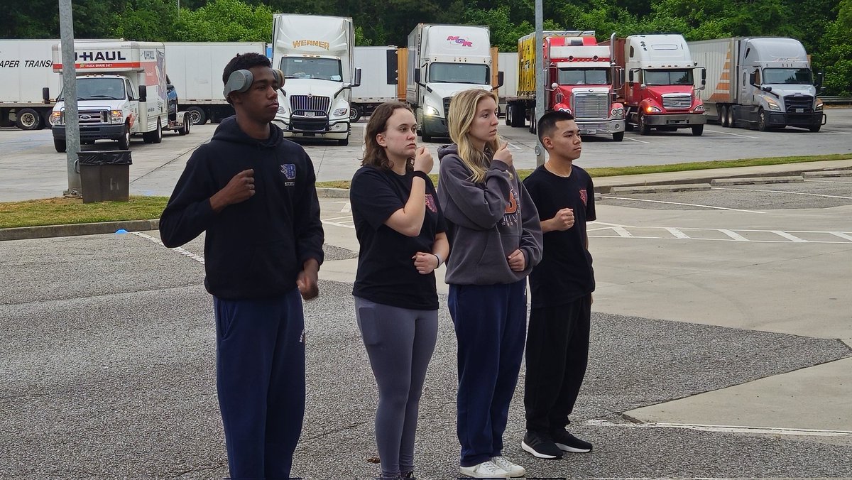 BlazeJROTC's tweet image. Blackman High showing true dedication on the road to excellence!
Even at a rest stop, our cadets are locked in and perfecting their drill—no time wasted when Nationals is in sight.
Discipline, determination, and teamwork don’t take a break. Let’s go Blaze Battalion!